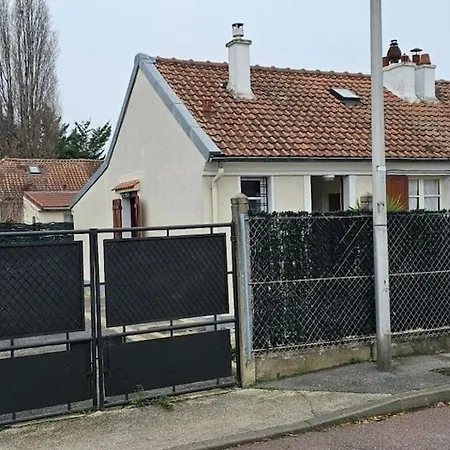 Maison Proche De Paris Et Aeroport Orly Jusqu'a 7 Personnes Holiday home *
